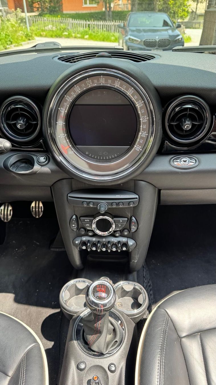 Mini Autos: MINI Cooper John Cooper Works Cabriolet/ 211PS – Gebraucht aus St. Moritz von Malera86 5