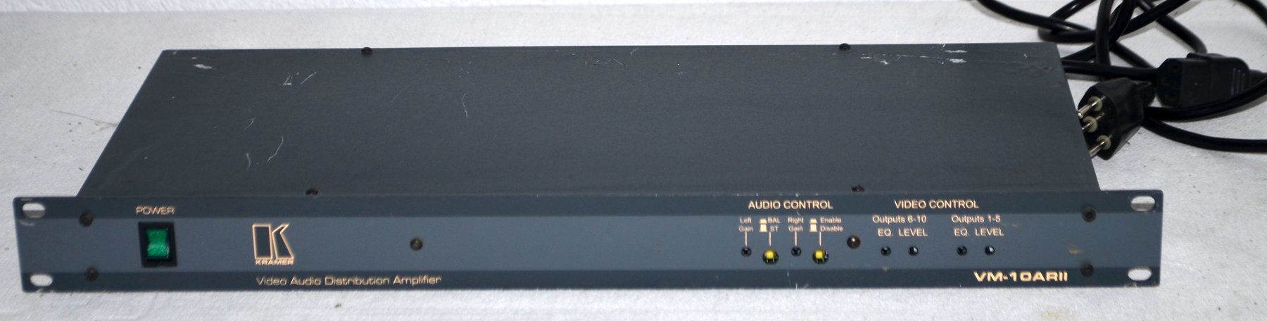 Amplificateurs: Kramer VM-10ARII Video Audio Distribution Amplifier – D'occasion à Collonges par arashee