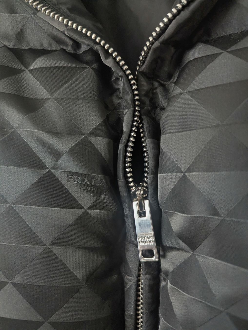 Prada Gilets & Westen: Prada Daunenweste schwarz / Grösse 38 – Gebraucht aus Basel von katrin984 2