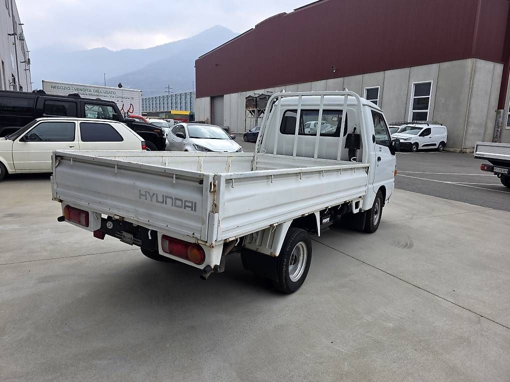 Veicoli commerciali: Hyundai H100 Collaudato – Usato da Cadenazzo venduto da LuismacchineSagl 3