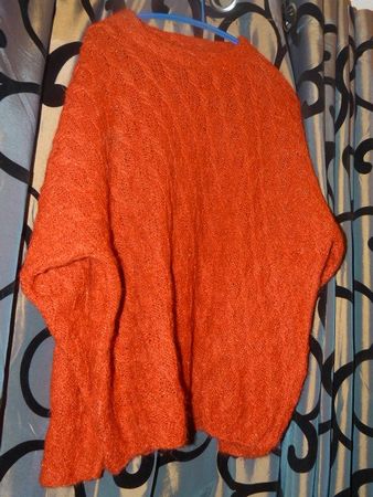 Handgestrickter Wollpullover, Gr. 44, rot-gold