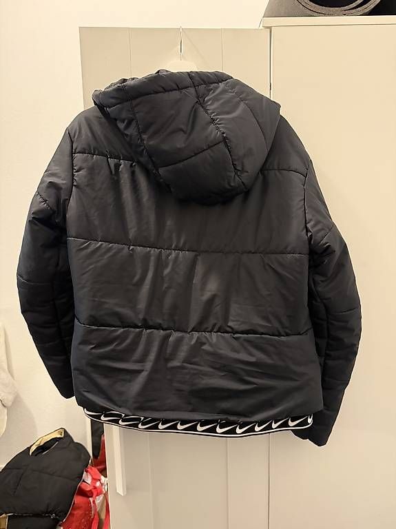 Nike Giacche: Nike Jacke Gr. M – Usato da Waltenschwil venduto da Qaeba 2