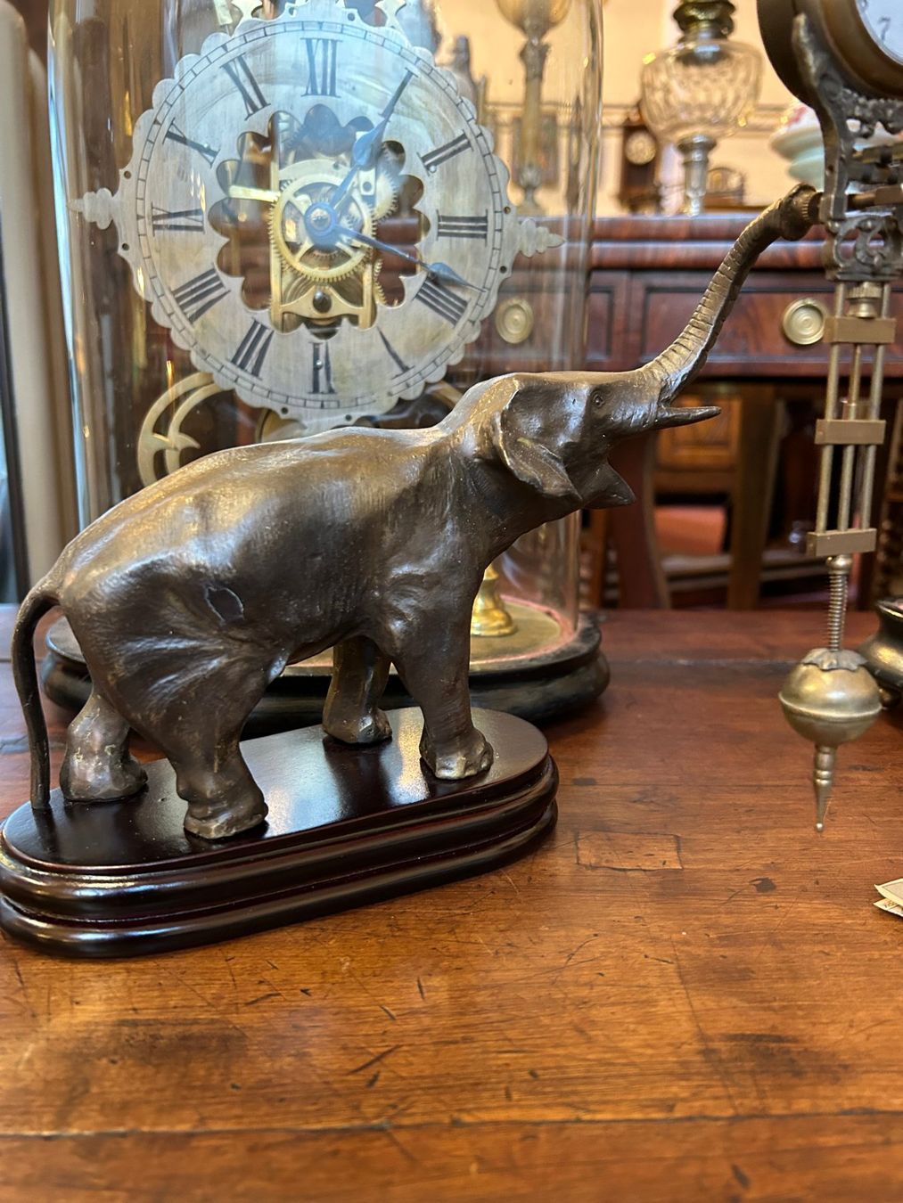 Stand- & Wanduhren: Schwingpendeluhr Elefant Mysterieuse ab 1.-- – Gebraucht aus Sugiez von brockicenter 3
