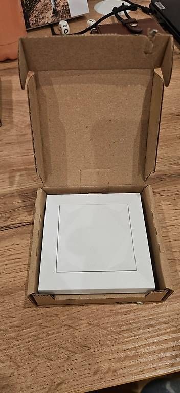 Loxone Interruttori: Touch Air Weiss (neu) – Usato da Gähwil venduto da Rululenes 1