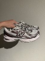 Ungetragene 740 New Balance Sneaker in rot/weiss Grösse 39.5