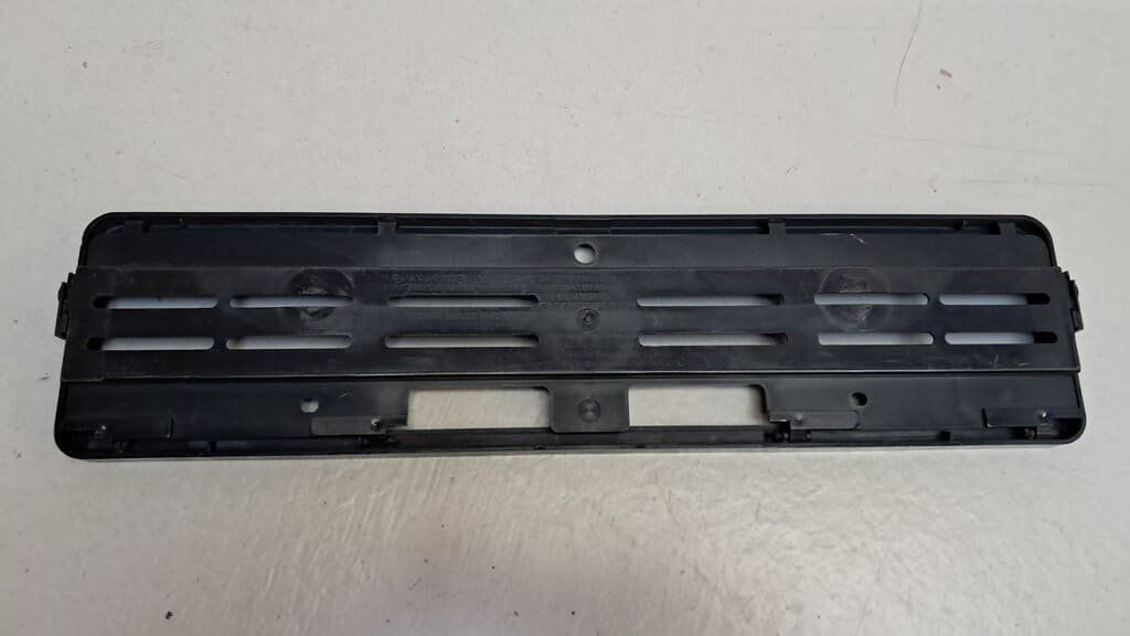 Swiss Klick Alle Autoersatzteile: Kennzeichenhalter-Set Swissklick in schwarz – Gebraucht aus Alpnach-Dorf von Hess-Automobile 1