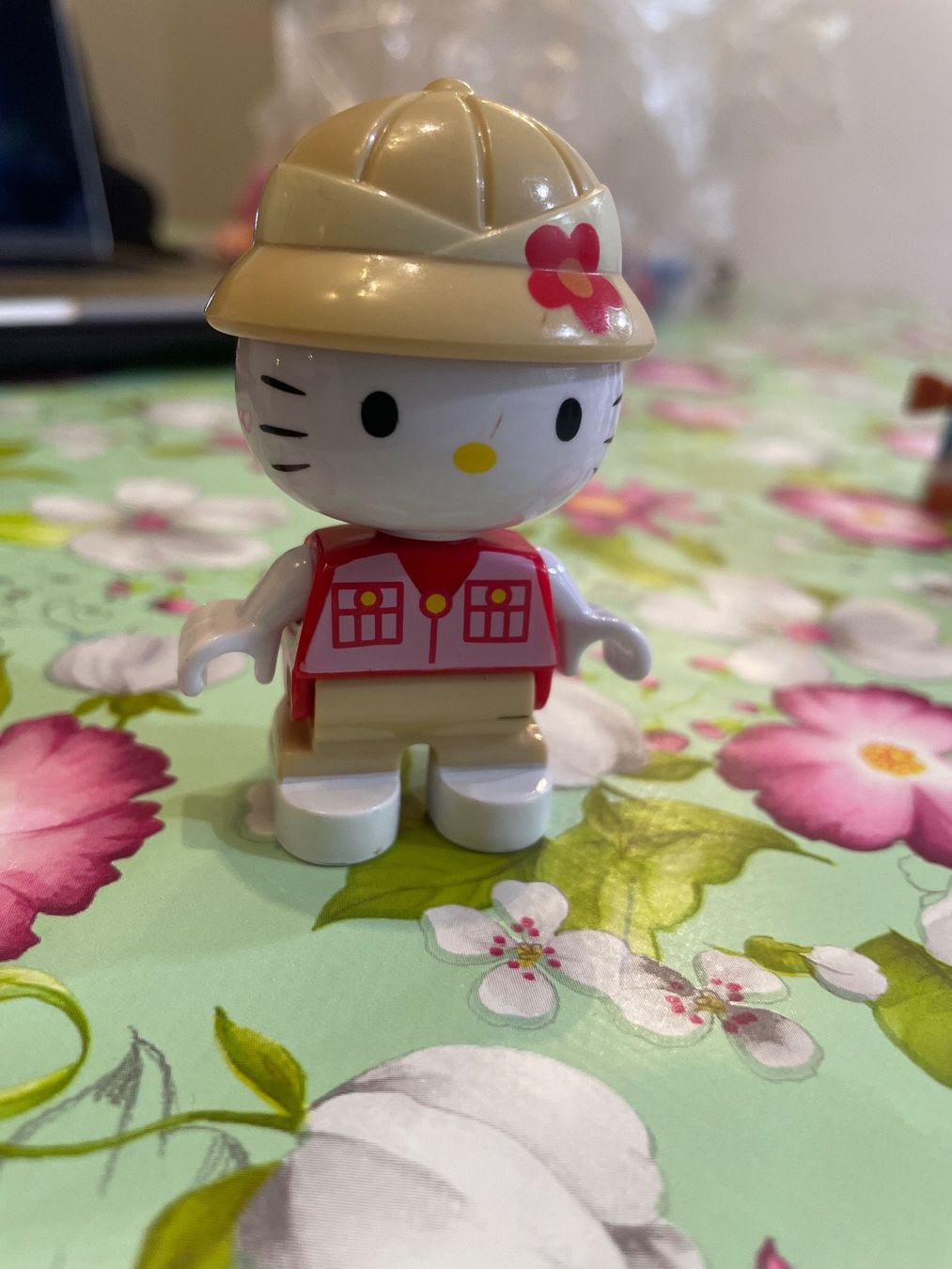 Hello Kitty Statuette: 7 Figuren Set Hello Kitty & Bär – Usato da Zürich venduto da satirusaiki 5