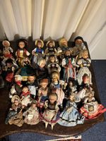 Konvolut Puppen (sicher 45 Stück) Trachtenpuppen