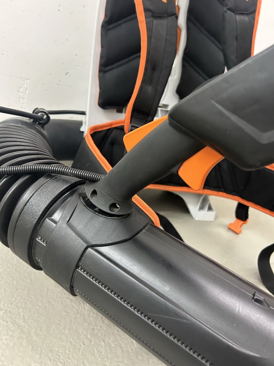 Stihl Aspirateurs & souffleurs à feuilles: STIHL Laubbläser Rückentragbar – Défectueux à Rothrist par Miri_sm6 1