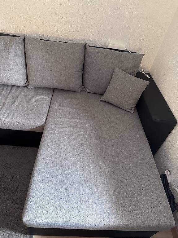 Divani: Ecksofa mit Schlaffunktion zu verkaufen – Usato da Schaffhausen venduto da nic_yqj9 2