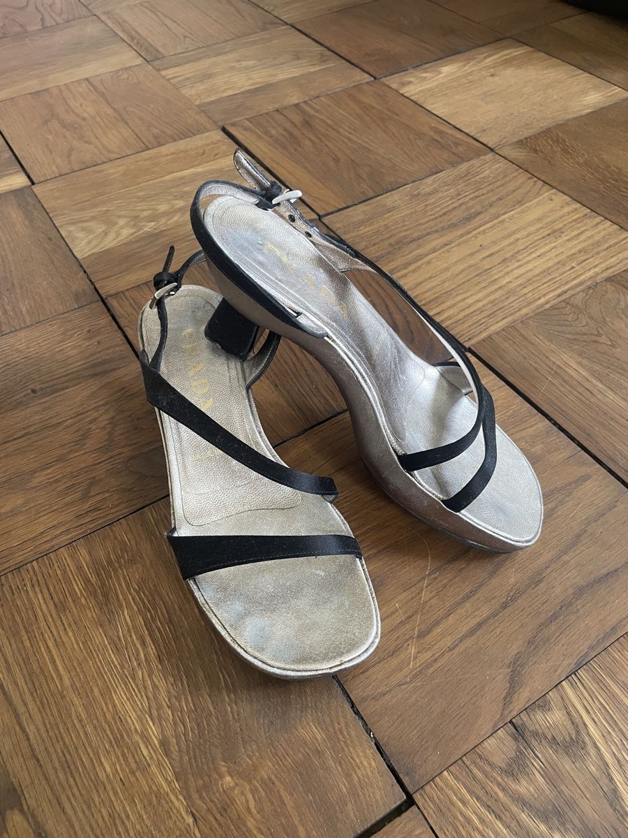 Prada Chaussures femmes: Prada Sandale 38/39 – D'occasion à Basel par nadineraeber