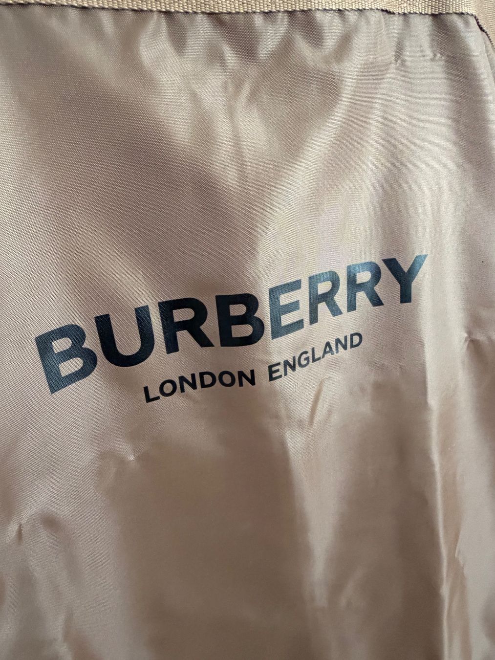 Burberry Sacs: Kleidersack Burberry – Neuf (Voir description) à Freidorf TG par ibipatria 3