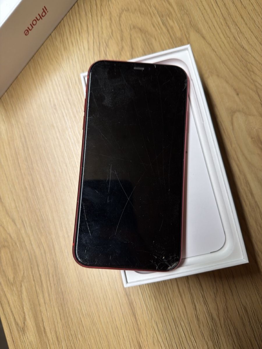Apple Telefoni cellulari / Smartphones: Smartphone Apple iPhone 11 rouge – Usato da Villeret venduto da JojololoX9 1