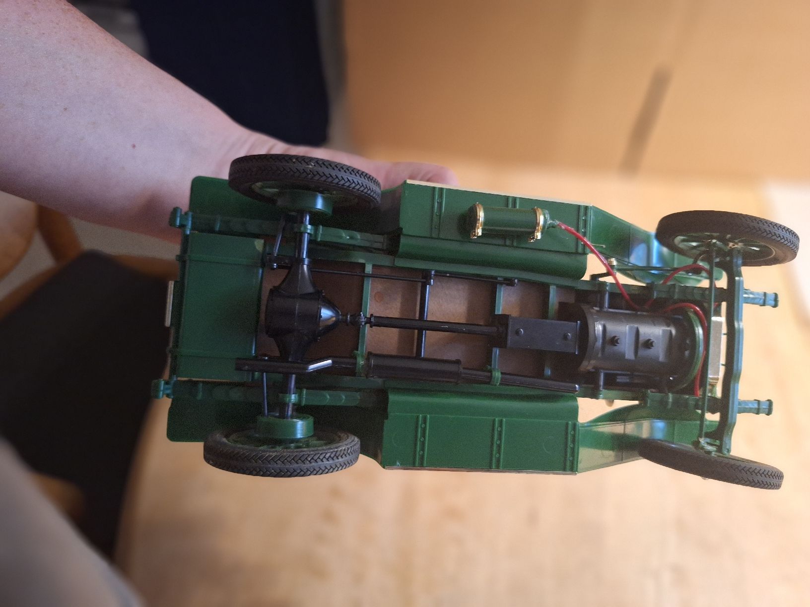 Modellautos: Modellauto Oldtimer grün mit Reserverad 32cm – Gebraucht aus Oftringen von isa_5cwl 1