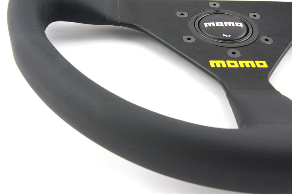 Tutti pezzi di ricambio auto: Momo Leder Sportlenkrad Modell MOD. 78 3 – Nuovo e nell'imballaggio originale da Moers venduto da BMS-Racing 3