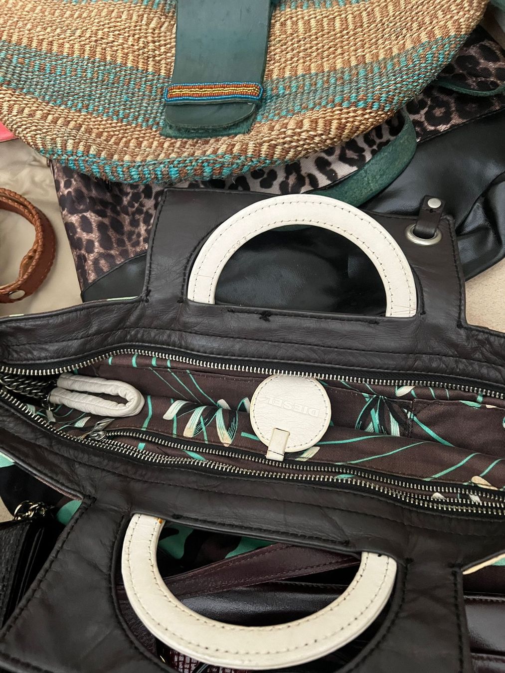 Longchamp Taschen: Taschen Konvolut Mix Marken Furla Longchamp etc – Defekt aus Winterthur von Dejv 8