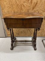 Antiker Beistelltisch Nähtisch Nussbaum, Schublade, 72x59