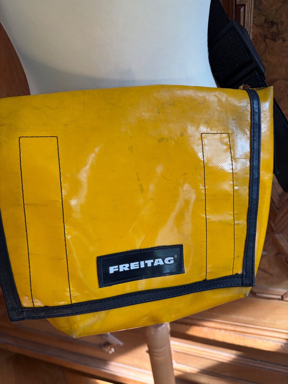 Freitag Taschen: FREITAG Tasche   Farbe: Gelb, Schwarz – Gebraucht aus Interlaken von Bona55 1