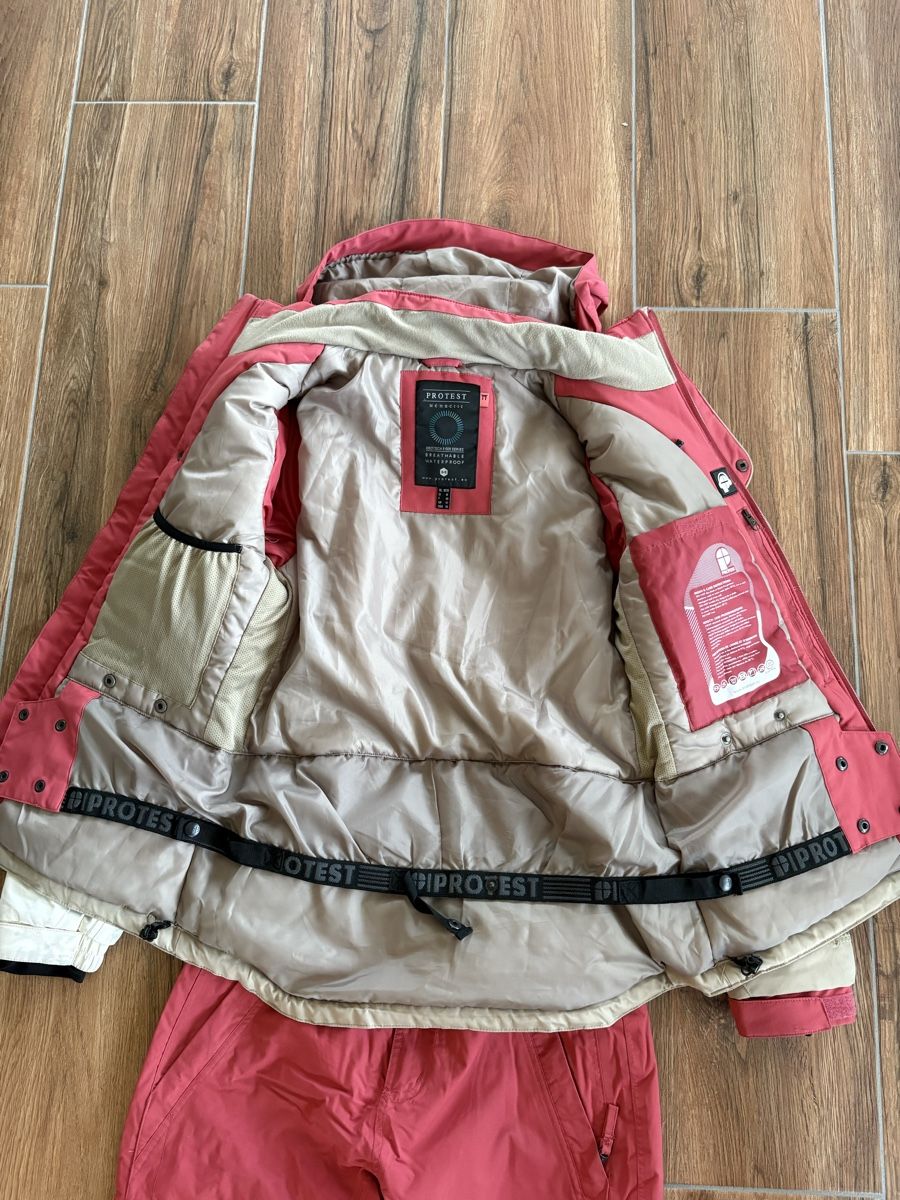 Protest Completi & Tailleur: Protest Ski-/Snowboard Outfit Damen Gr. M – Usato da Ufhusen venduto da natalie19 3