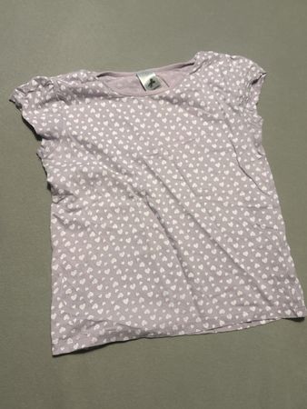 Süsses Mädchen T-Shirt mit Herzmuster, Grösse 134