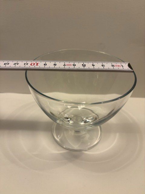 Bicchieri: 1 x Eisbecher, clear glass, 11cm Durchmesser – Usato da Basel venduto da dav_b5gb
