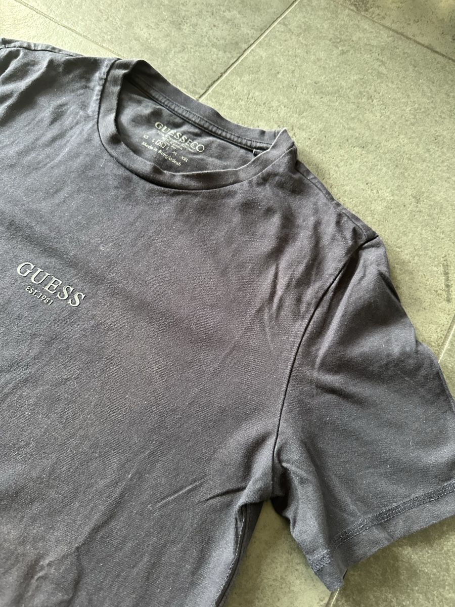 Guess T-Shirts: Guess Shirt Grösse M – Gebraucht aus Illnau von han_6ymf 1