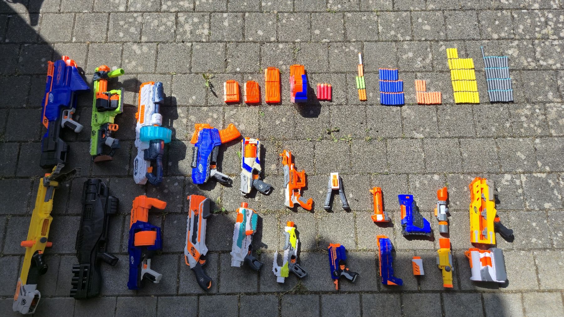 Nerf Giocattoli: Nerf Waffen Sortiment mit Zubehör und Munition – Usato da Niederhelfenschwil venduto da nic_m9sy 7