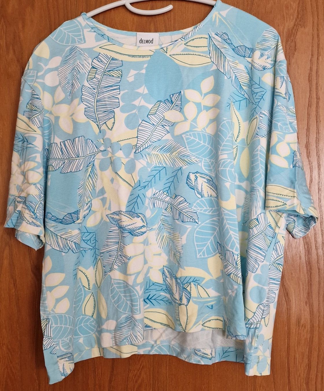 T-shirt: Delmod Shirt, Sommerliches Muster, Gr. 50 – Usato da Haslen GL venduto da ricarono