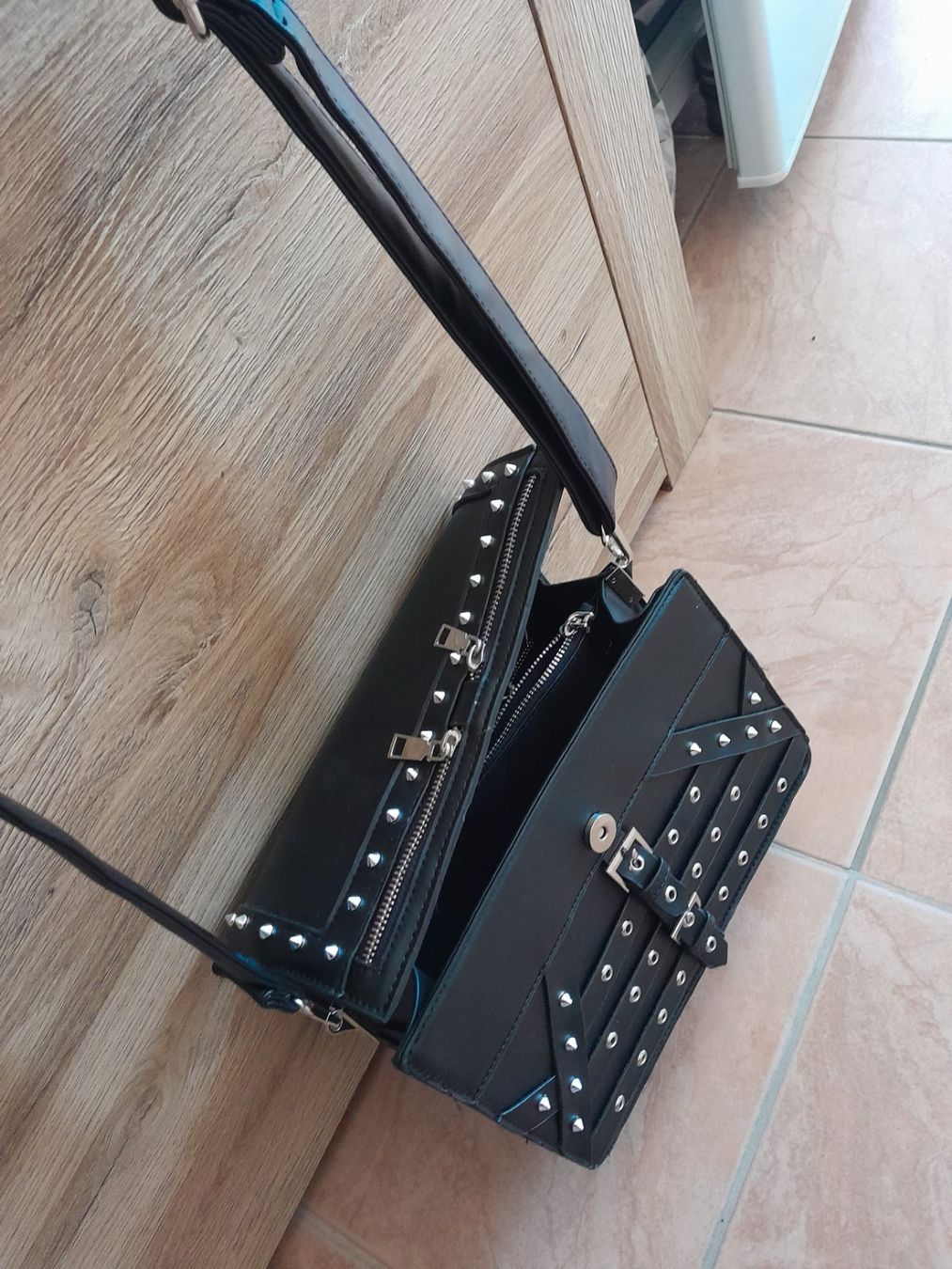 Taschen für Damen: Sac à main GOTHIC PUNK MÉTAL CLOUTÉ BLACK – Gebraucht aus Allens von MADE.IN.ROCK.N.ROLL 3