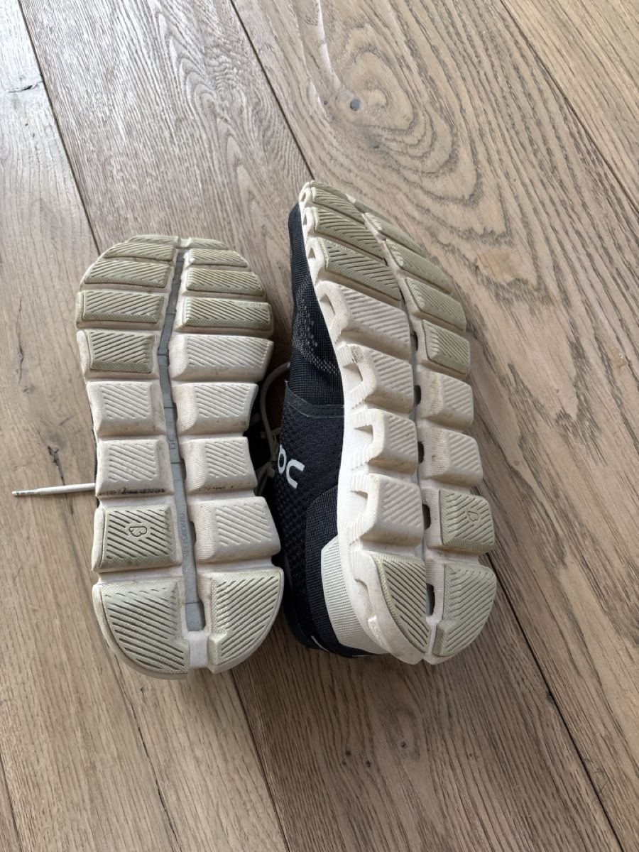 On Scarpe da donna: ON Sneaker Schuh/39 Dunkelblau  – Nuovo (secondo la descrizione) da Appenzell venduto da babet01 2