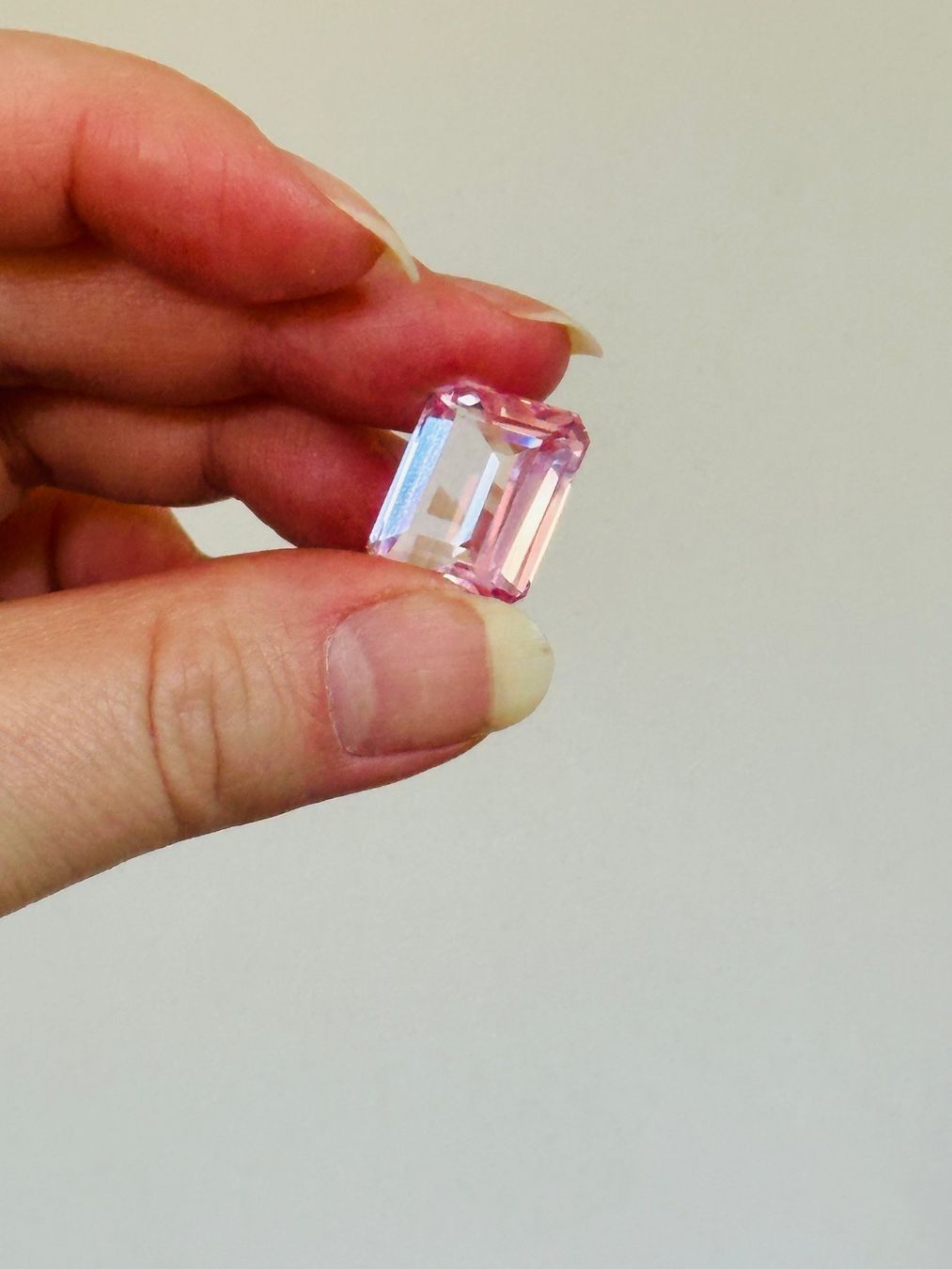 Edelsteine: 22.45 Ct Pink  Emerald Cut Dazzling Certified – Neu und originalverpackt aus Genève von AWWA 5