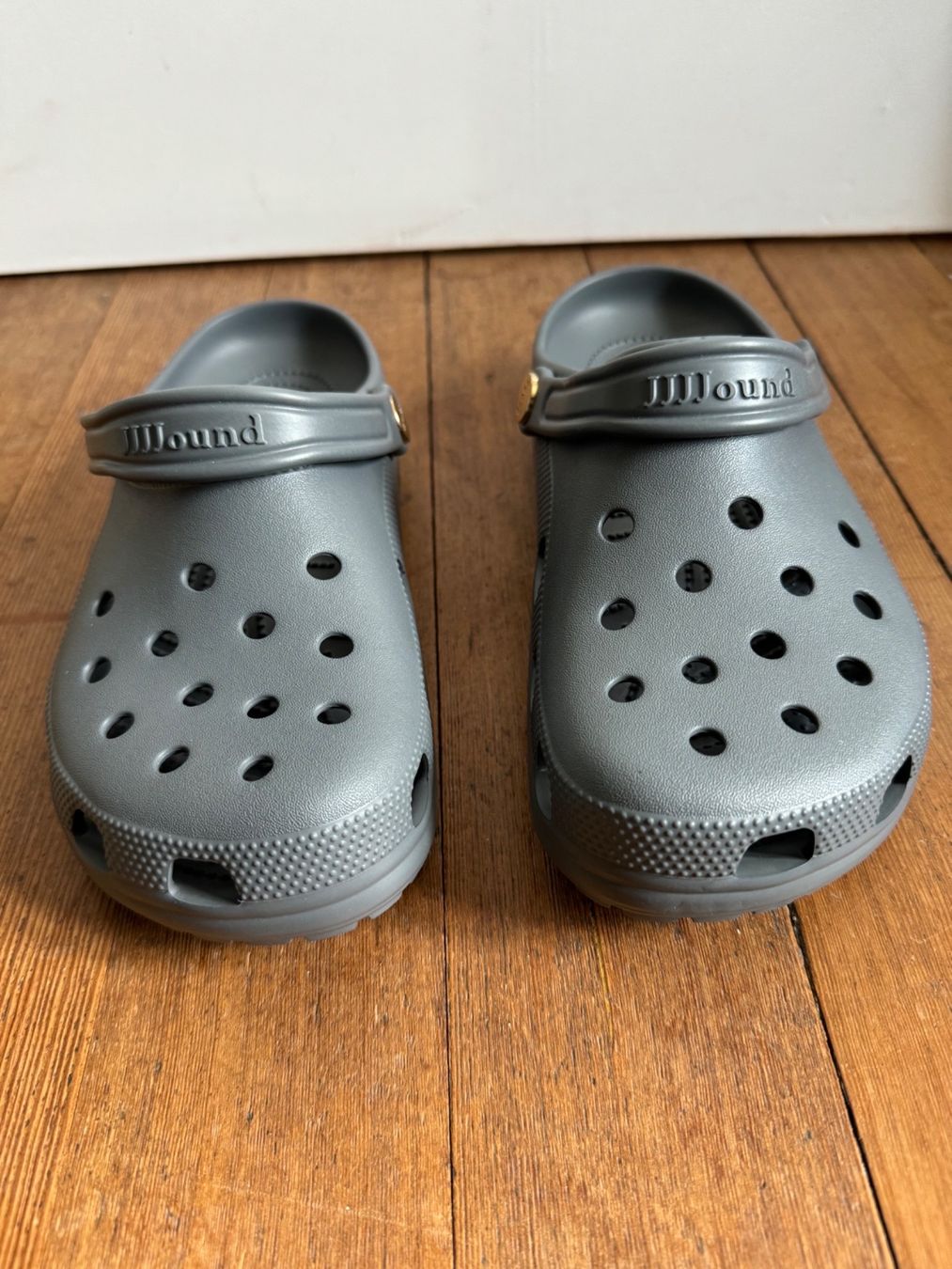 Crocs Scarpe da uomo: jjjjound crocs grau / grey 43 – Nuovo (secondo la descrizione) da wädenswil venduto da 112345