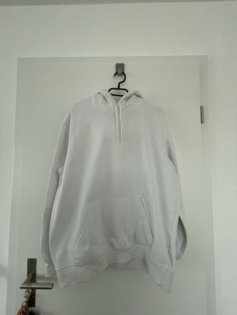 Weisser Hoodie