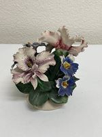 Italienische Keramik-Blumenfigur Capodimonte Porzellan