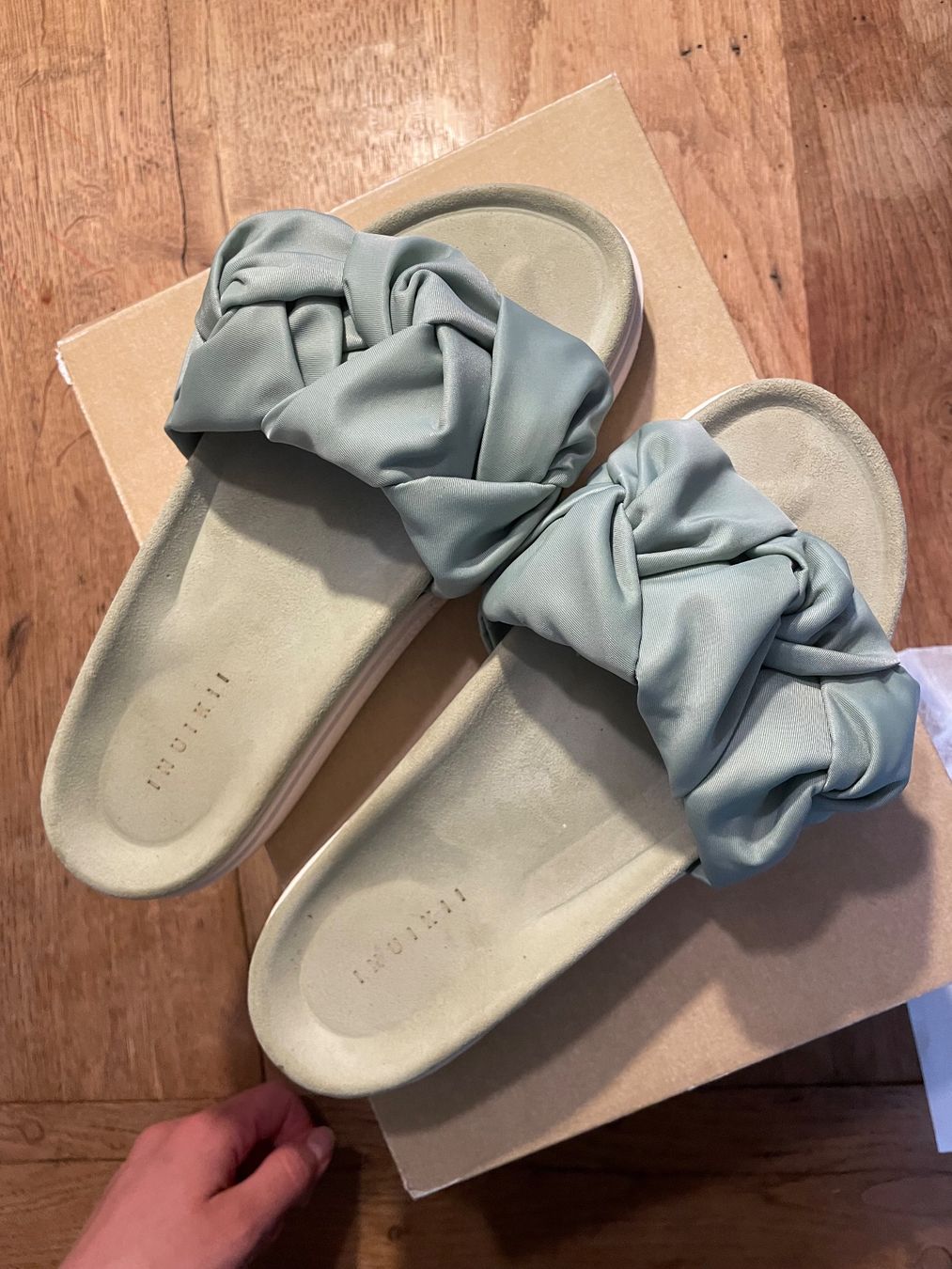 Scarpe da donna: Inuiiki Sandalen – Usato da Bern venduto da Ciacaprione 2
