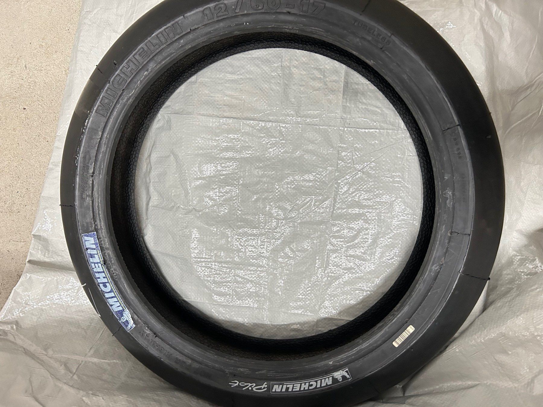 Pneumatici & Ruote complete: Pneu Michelin 12/60-17 – Nuovo e nell'imballaggio originale da Bättwil venduto da paul74 1