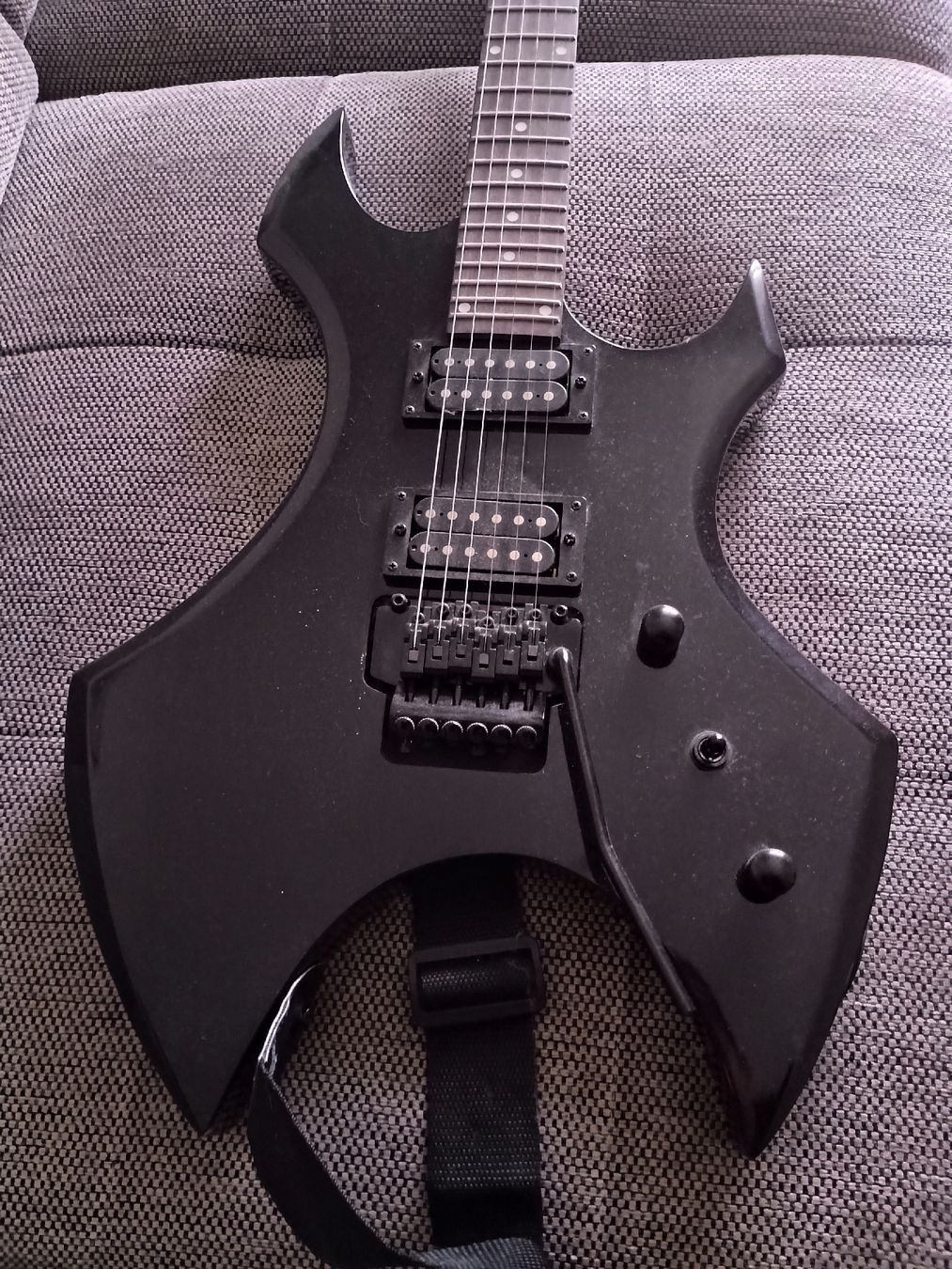 Musikinstrumente: E-Gitarre – Gebraucht aus Schaffhausen von gen_267m 1