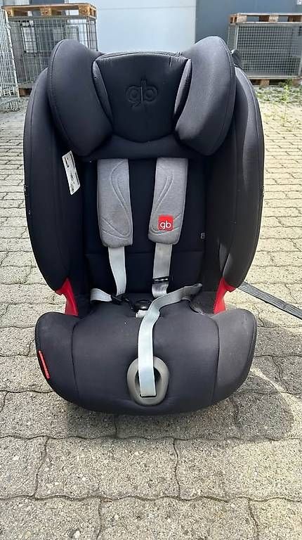 Auto-Kindersitze: Siège auto enfant Everna Fix  80 CHF par siège – Gebraucht aus Sion von yay_d8xc 1
