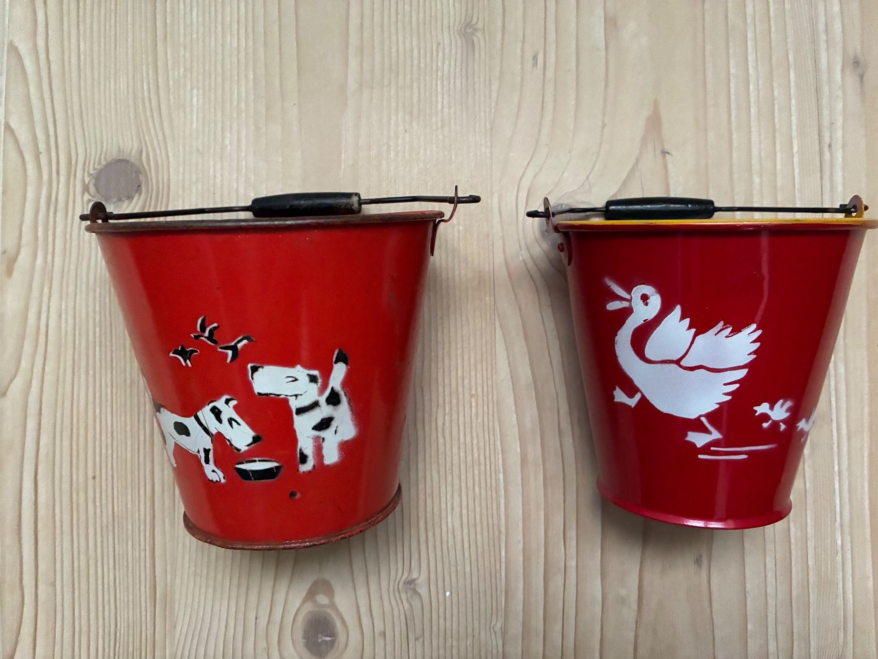 Jouets: 2 alte Eimer Kinderspielzeug – D'occasion à Steffisburg par Reitschel5 4