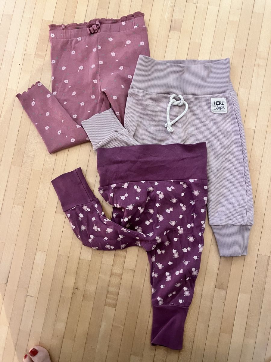 Pantaloni: Baby Hosen Mädchen Gr 62 – Usato da Winterthur venduto da CocoTheCat