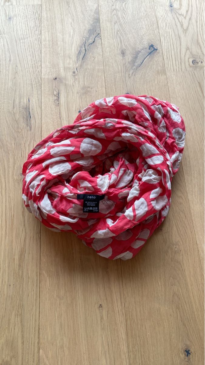Foulard & Sciarpe: Sommerlicher ZERO Schal mit Punkten – Usato da Sirnach venduto da kunoa