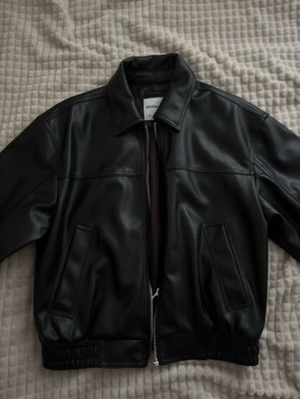 Kunstlederjacke Bershka schwarz Grösse S guter Zustand