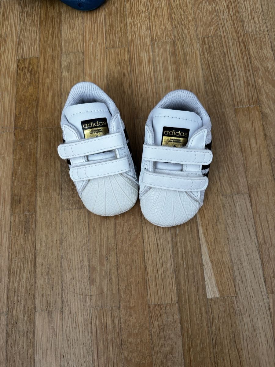 Adidas Scarpe per ragazzi: Adorables Baskets Adidas Superstar Bébé Pointure 16 – Nuovo (secondo la descrizione) da La Chaux-de-Fonds venduto da Elora237