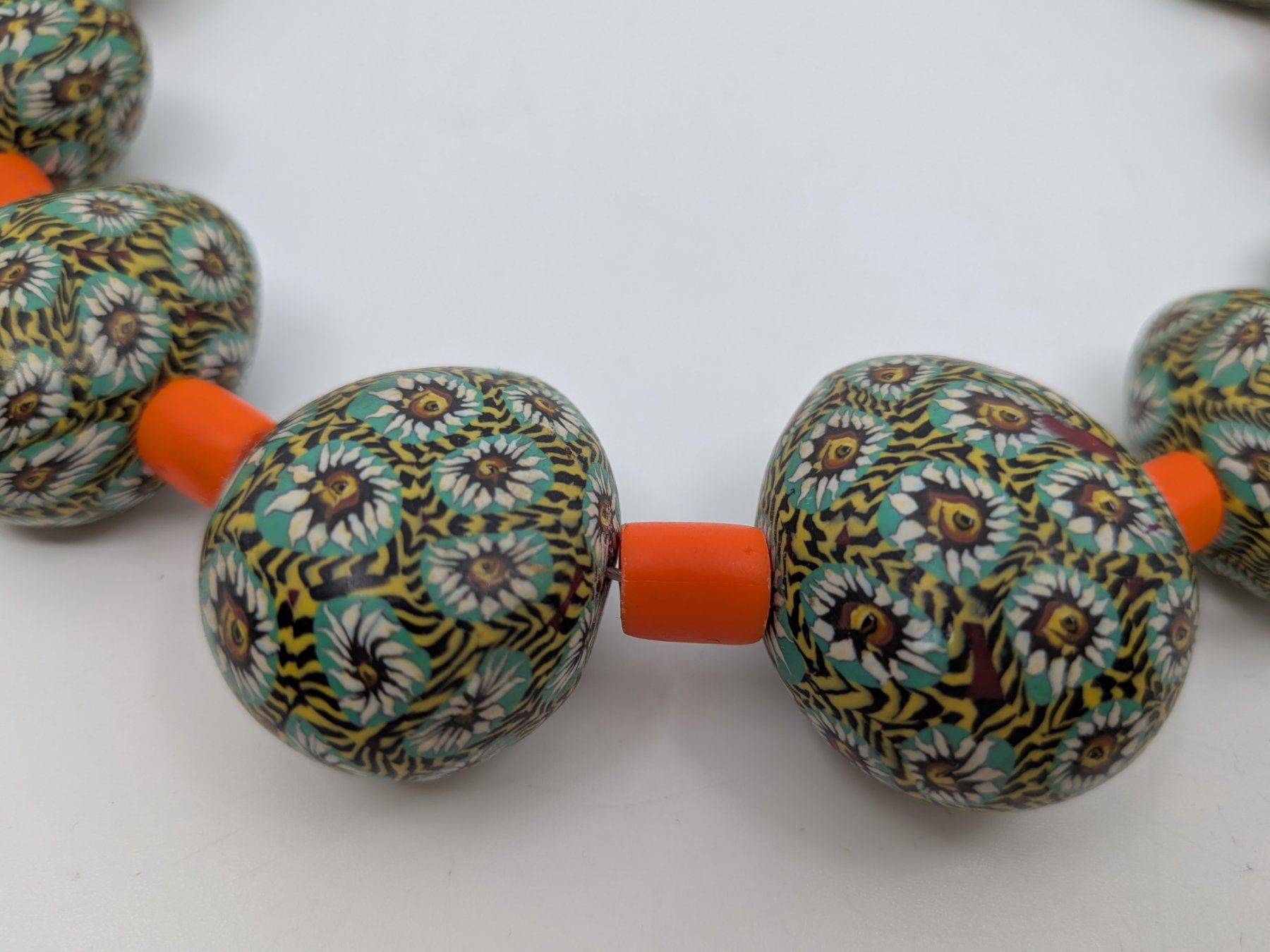 Catenine: Halskette mit Millefiori Muster – Usato da Emmen venduto da magelan 1