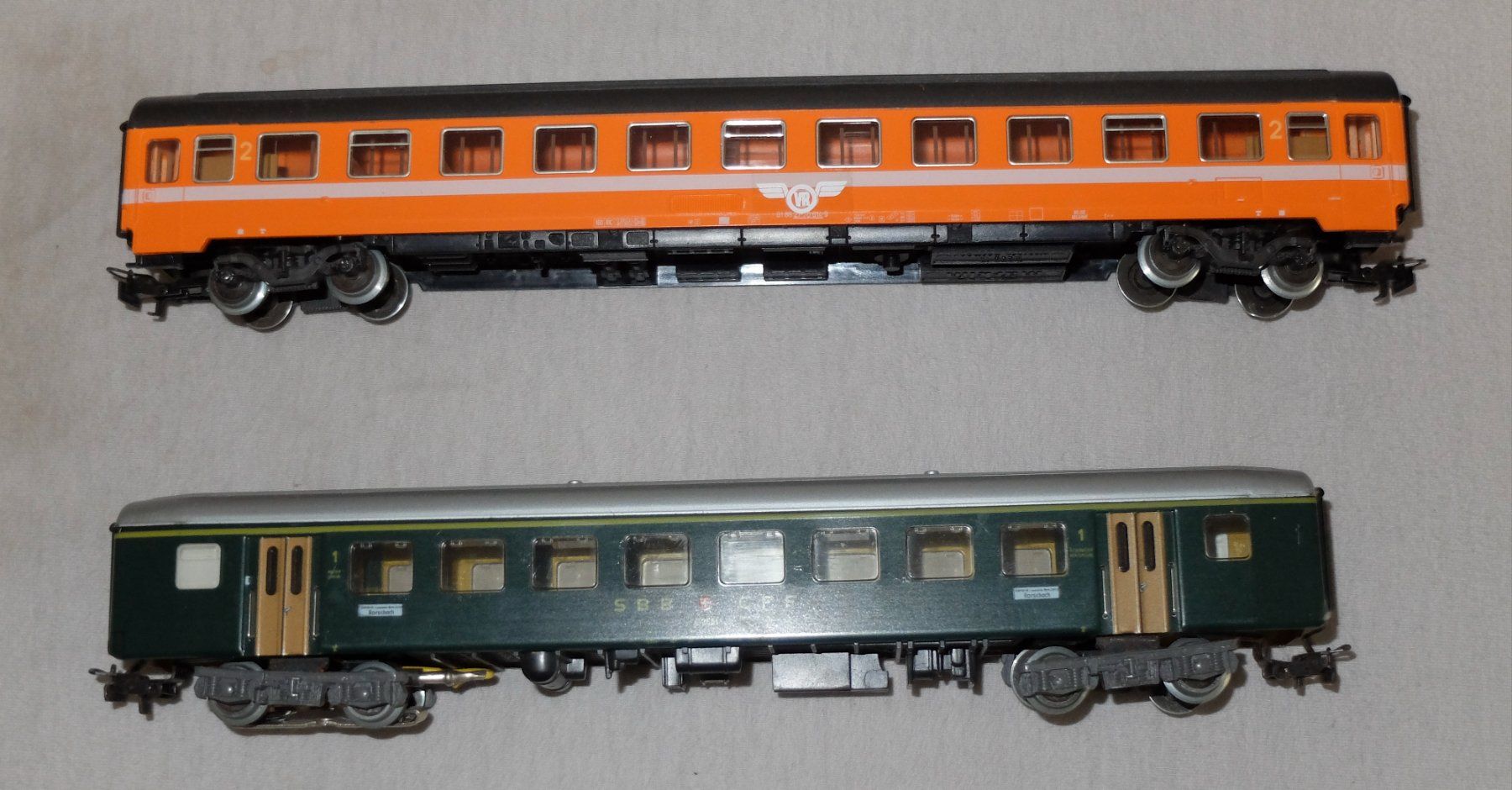 Märklin Modelleisenbahnen: 2 Personenwagen – Gebraucht aus Wangs von rum_2ycv