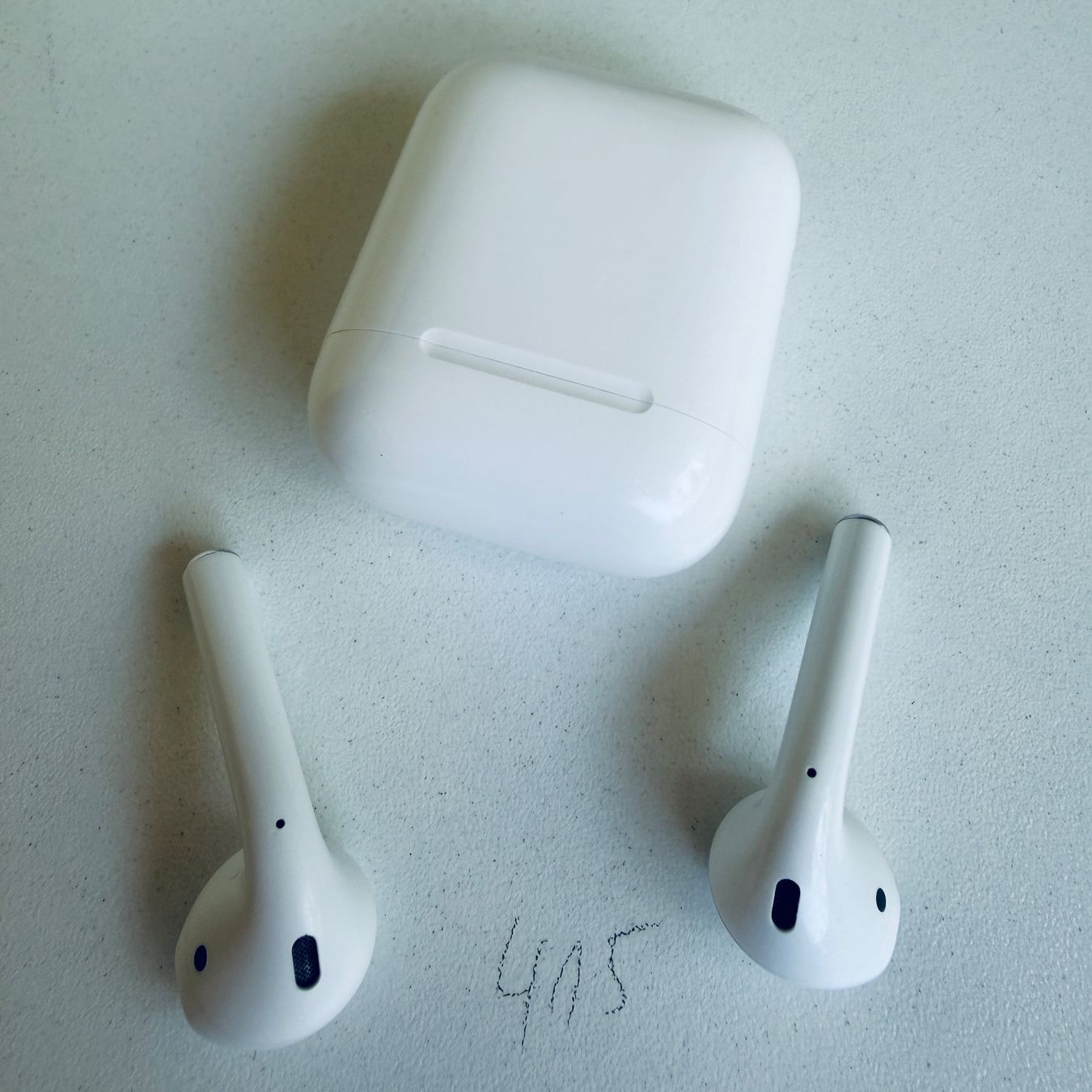 Apple Casques audio: Original Apple AirPods 2 Gen. Wireless Kopfhörer & Case – D'occasion à Basel par MY.AIRPODS.SHOP 2