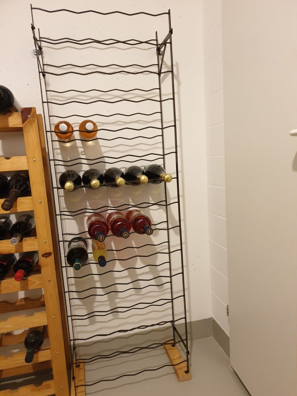 Scaffali: Weinregal – Usato da Rikon im Tösstal venduto da Rgr0