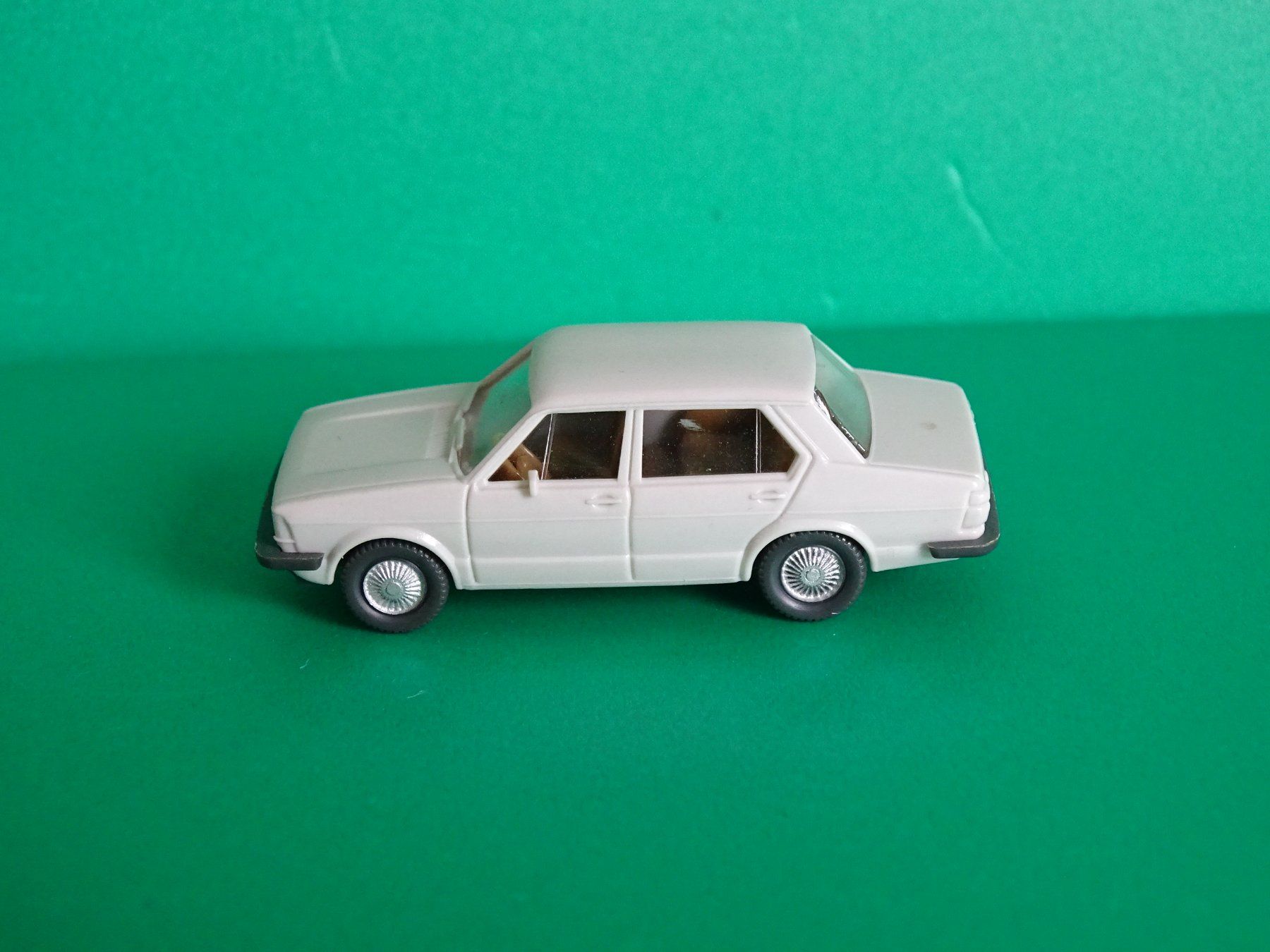 Wiking Modellini d'auto: VW Jetta von Wiking 1/87 – Usato da Bretzwil venduto da Meex 2