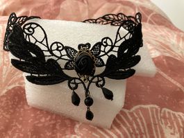 Schöne, elegante schwarze Flügel-Halskette mit Rose&Anhänger