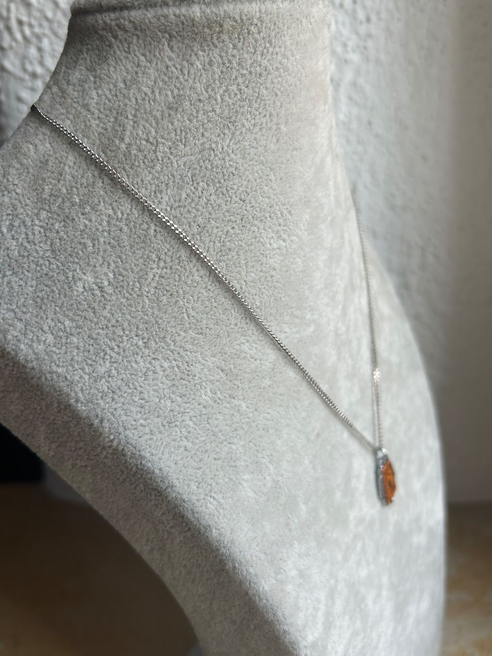 Colliers: Silberkette mit Skorpion Anhänger orange – D'occasion à Laufen par belleskulptur 2